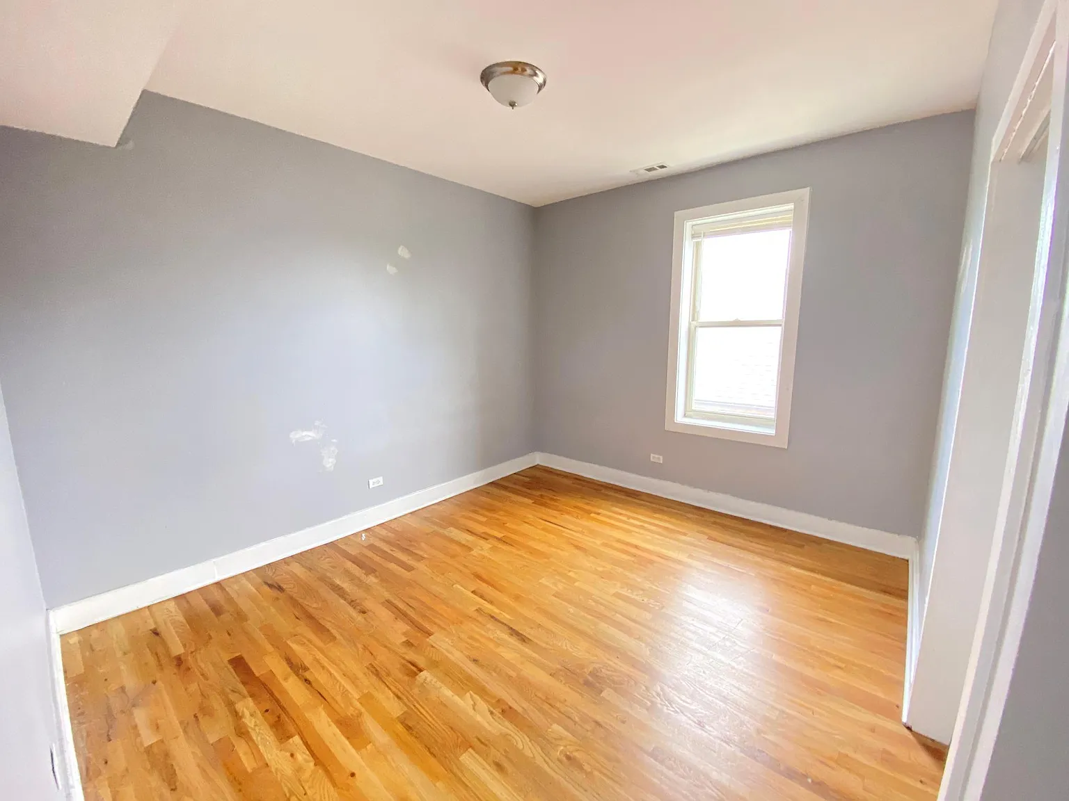 3 bed, 1300 sqft, $1,600 — Photo 4