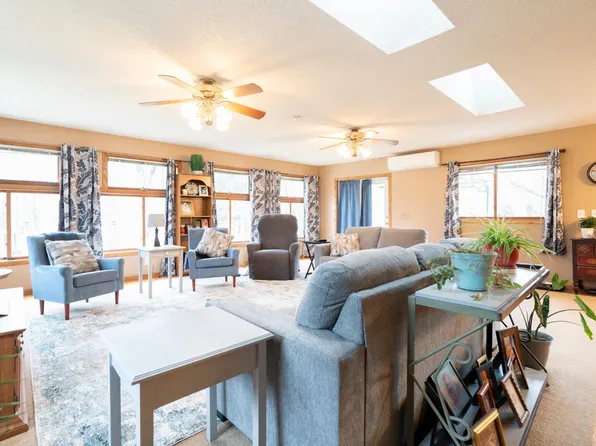 7132 Rice Lake Dr, Lino Lakes, MN 55014