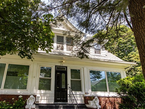 4th image of 3719 Cottage Grove Ave