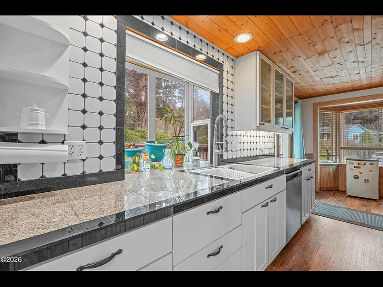 850 SE 31st St — Photo 10