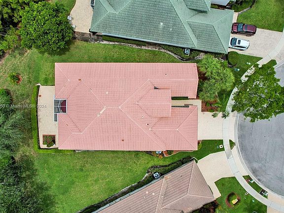 5th image of 9156 Bay Harbour Cir