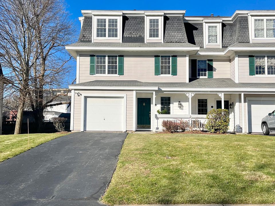 Young townhome in a cul-de-sac