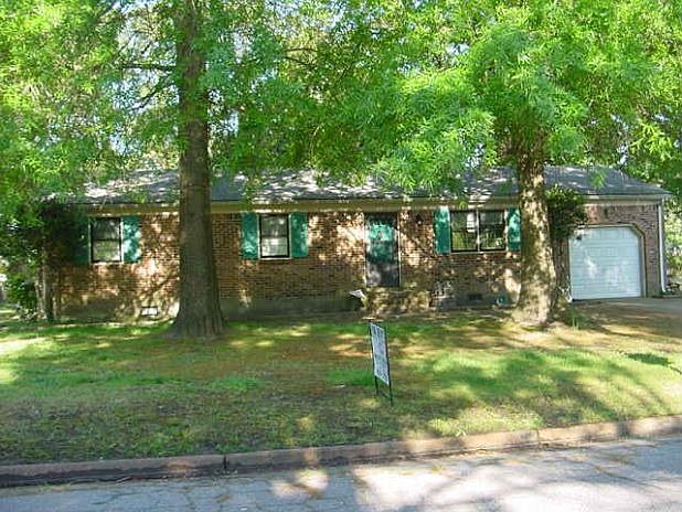 1st image of 416 Collington Dr