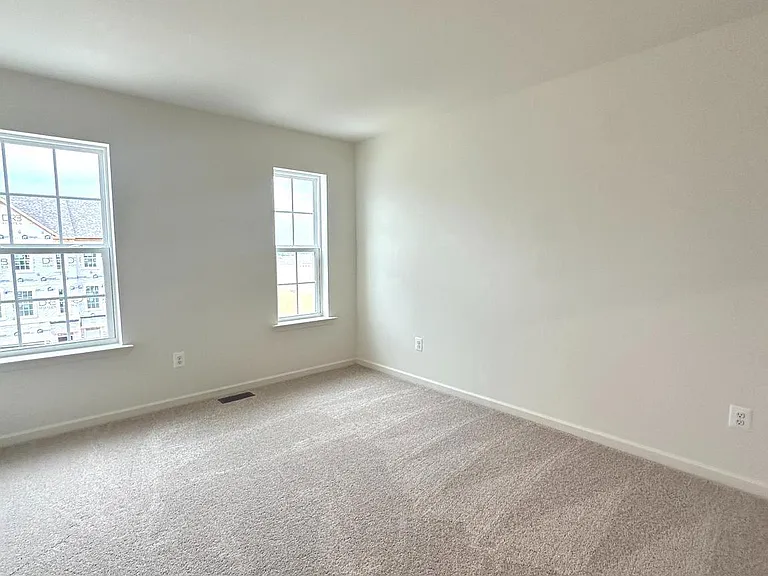 93 Stafford Pl — Photo 23