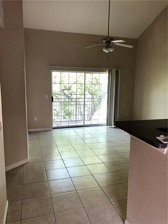 3 bed, 1340 sqft, $1,900 — Photo 4