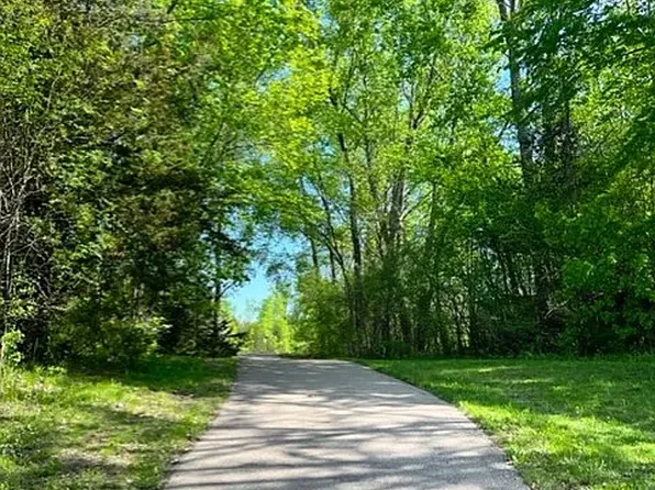 Sun Lake & Sun Lake Woods, 1045 Yellow Brick Rd #1056, Chaska, MN 55318