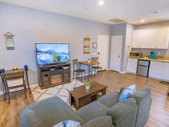 2nd image of 520 Nile River Dr #2
