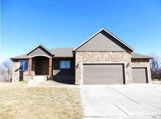 126 Timber Creek Ct, Haysville, KS 67060