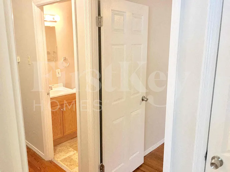 2275 Glenoro Dr — Photo 18
