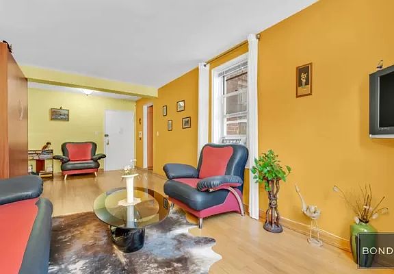 3rd image of 66-10 Yellowstone Blvd APT 1J
