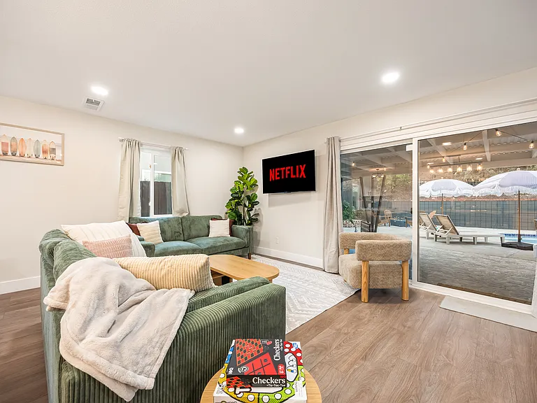 8202 Beaver Lake Dr — Photo 42