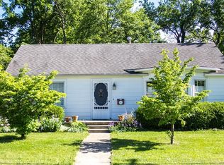 906 W Columbia St, Danville, IL