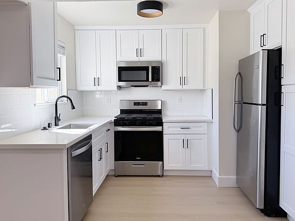 3rd image of 10160-10162 Park Cir E #2