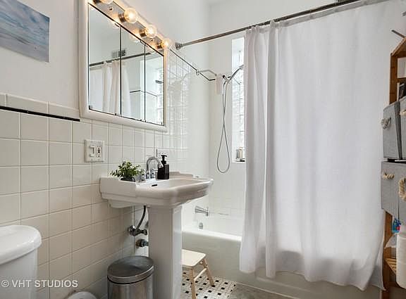 4th image of 1831 W Warner Ave APT 2