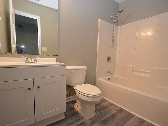 5th image of 5 Kincaid Ct