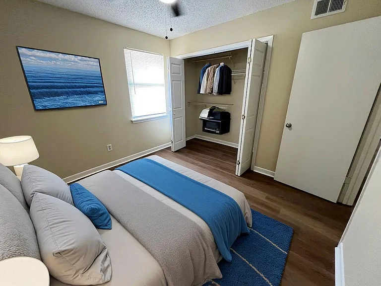Tiger Den Apartments — Photo 35