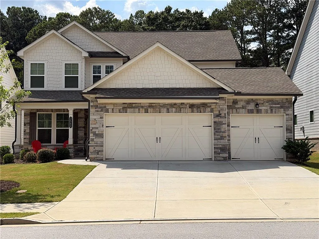 4 bed, 2.5 bath, 2469 sqft, $2,650 — Photo 1