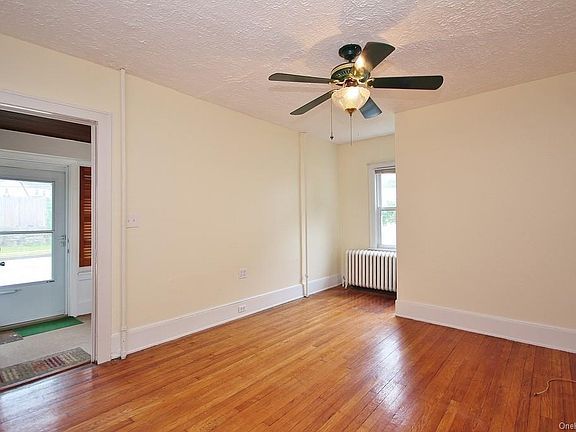 5th image of 95 Manning Ave