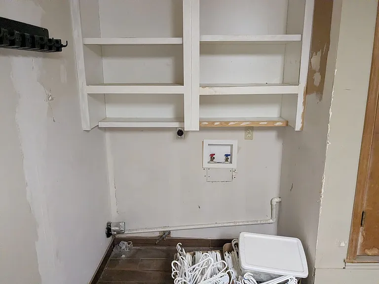 2502 Charla Cir — Photo 15