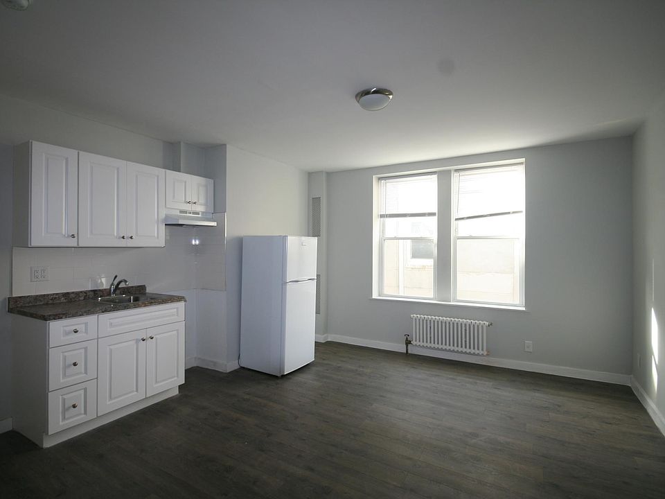 1st image of 211 E Broadway #1