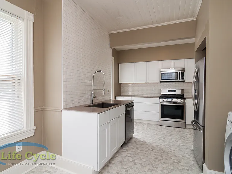 335 Washington St SE — Photo 19