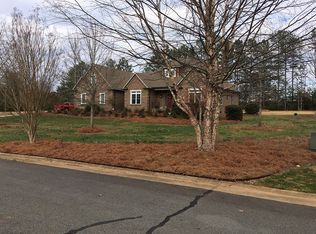 8027 Mathison Creek Dr, Rural Hall, NC 27045