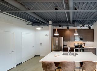 215 S Kansas St #201, Edwardsville, IL 62025