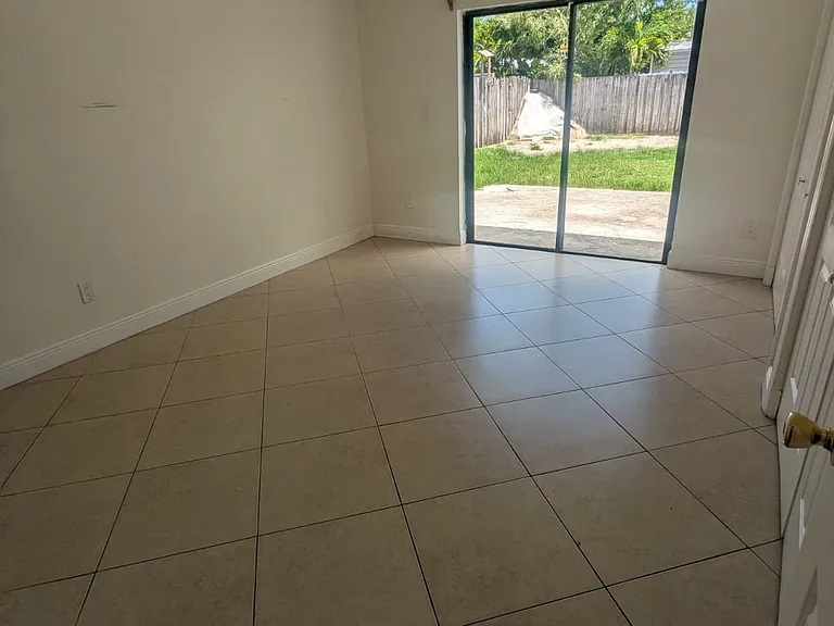12335 SW 193rd St — Photo 7