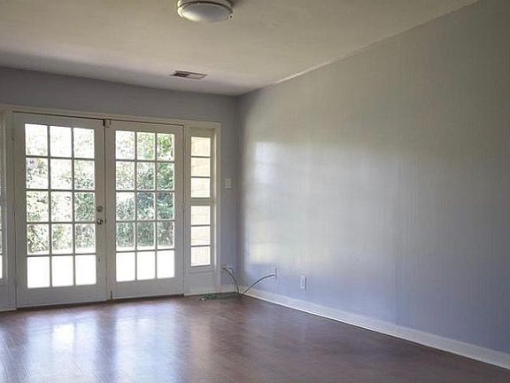 5th image of 4410 Kingfisher Dr
