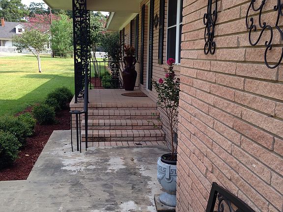 4th image of 1051 Valley St