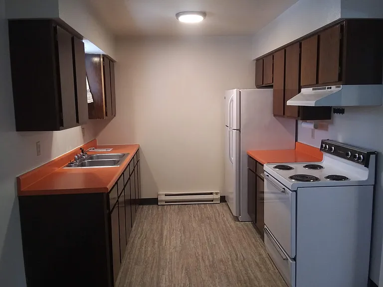 650 Brooks St #3 — Photo 1