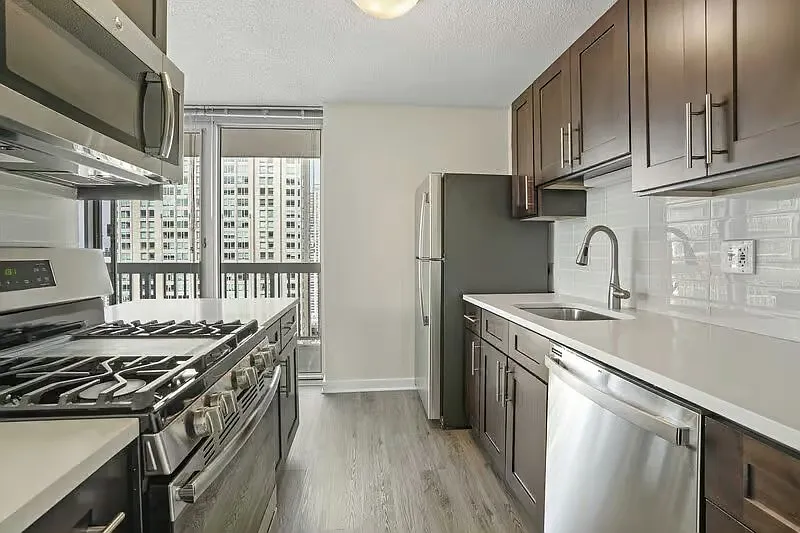 2 bed, 1210 sqft, $4,092 — Photo 4