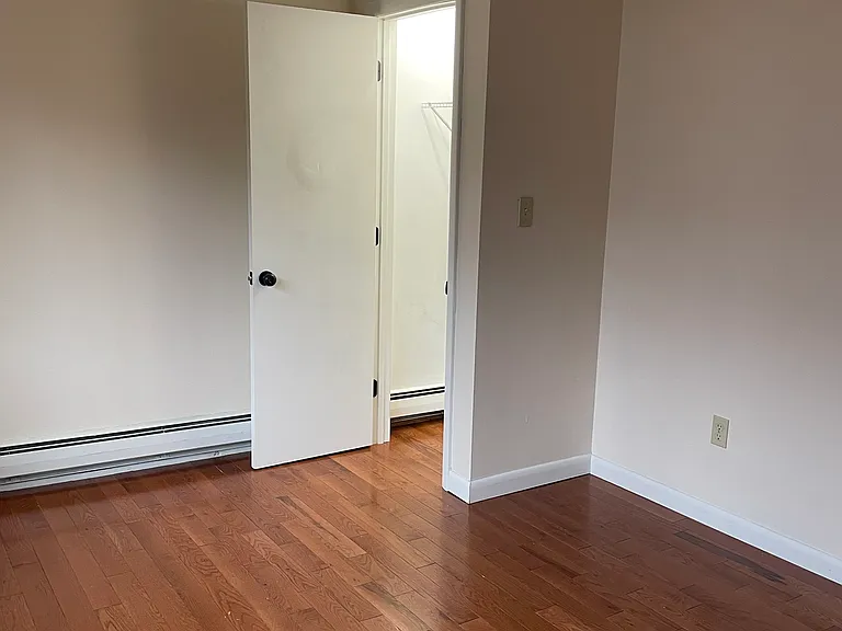 36 Warren St #4 — Photo 5
