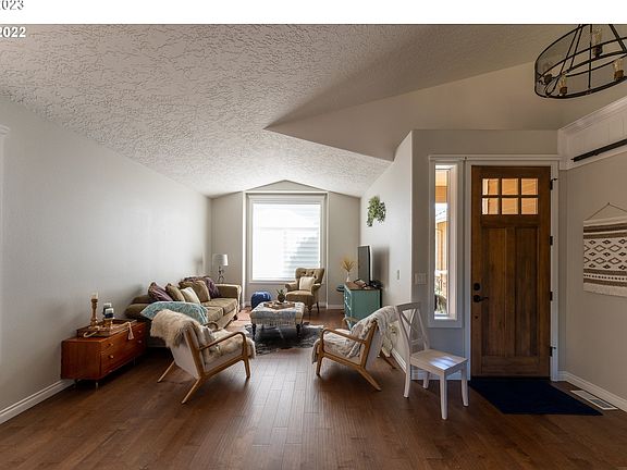 4th image of 3512 SE 175th Ave