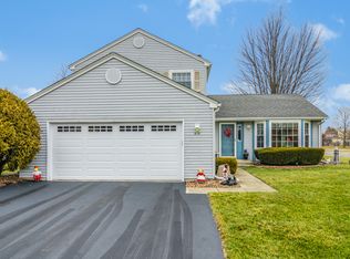 870 Fieldside Ln, Aurora, IL 60504