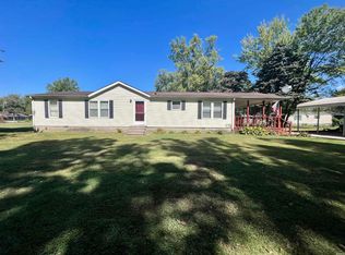 1158 C St SW, Linton, IN 47441