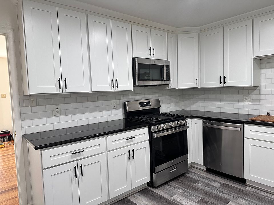 1st image of 3321 Morse Ave