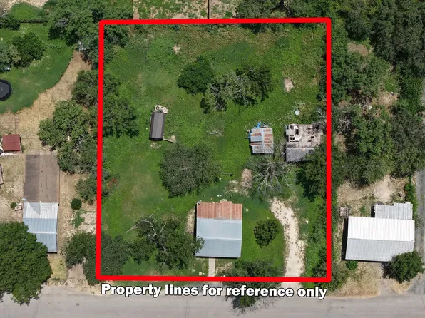 817 W Cargile, Uvalde, TX 78801