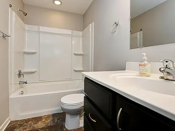 964 Carpenter St — Photo 13