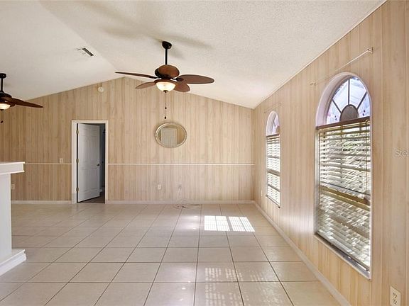 3rd image of 954 Leeward Dr