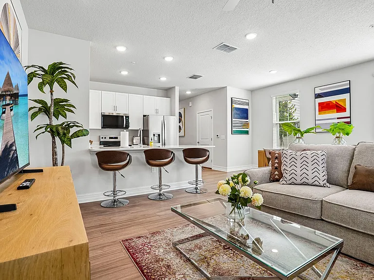 Lake Tavares Apartments — Photo 15