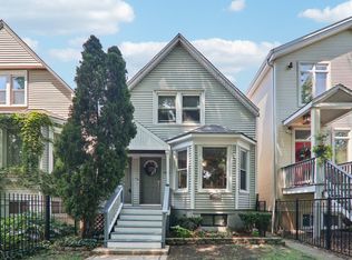 1928 W George St, Chicago, IL 60657