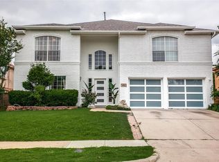 1903 Roselle Ct, Arlington, TX 76018