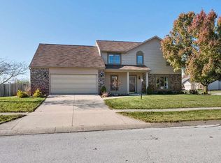 1906 Broken Oak Rd, Fort Wayne, IN 46818