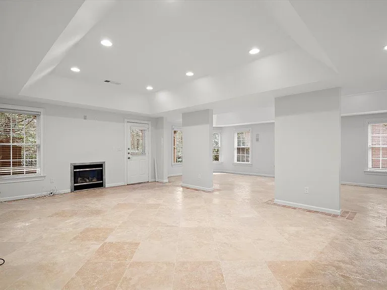 875 Wescott Ln — Photo 68