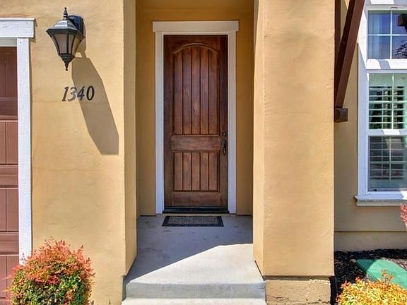 4th image of 1340 Piper Pl