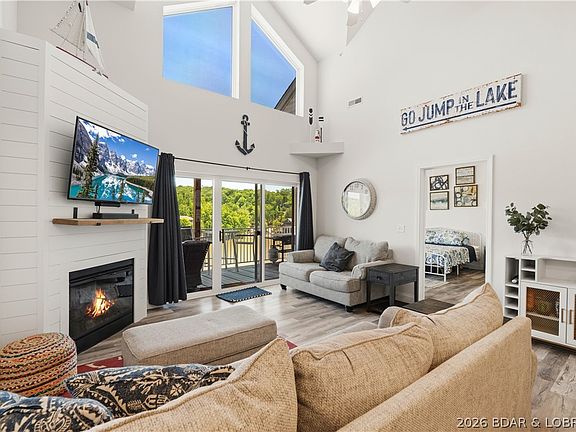 2nd image of 166 Oak Harbor Dr #5B