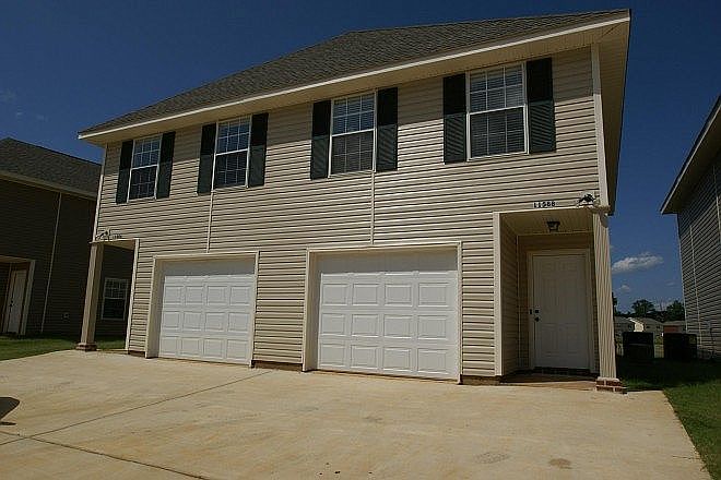 1st image of 145 Kirk Cauldy Dr