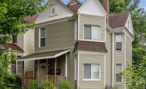 2nd image of 682 Magnolia Ave E #1