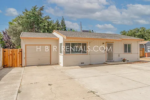 1261 N Tracy Blvd Photo 1